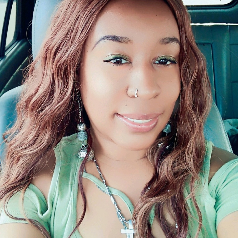 Meet your Posher, Tonya